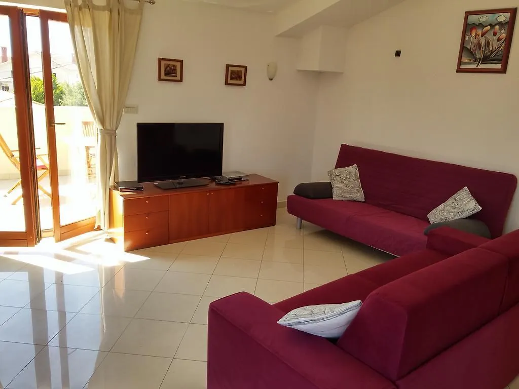 Mata Apartments Premantura 0*,  Croazia