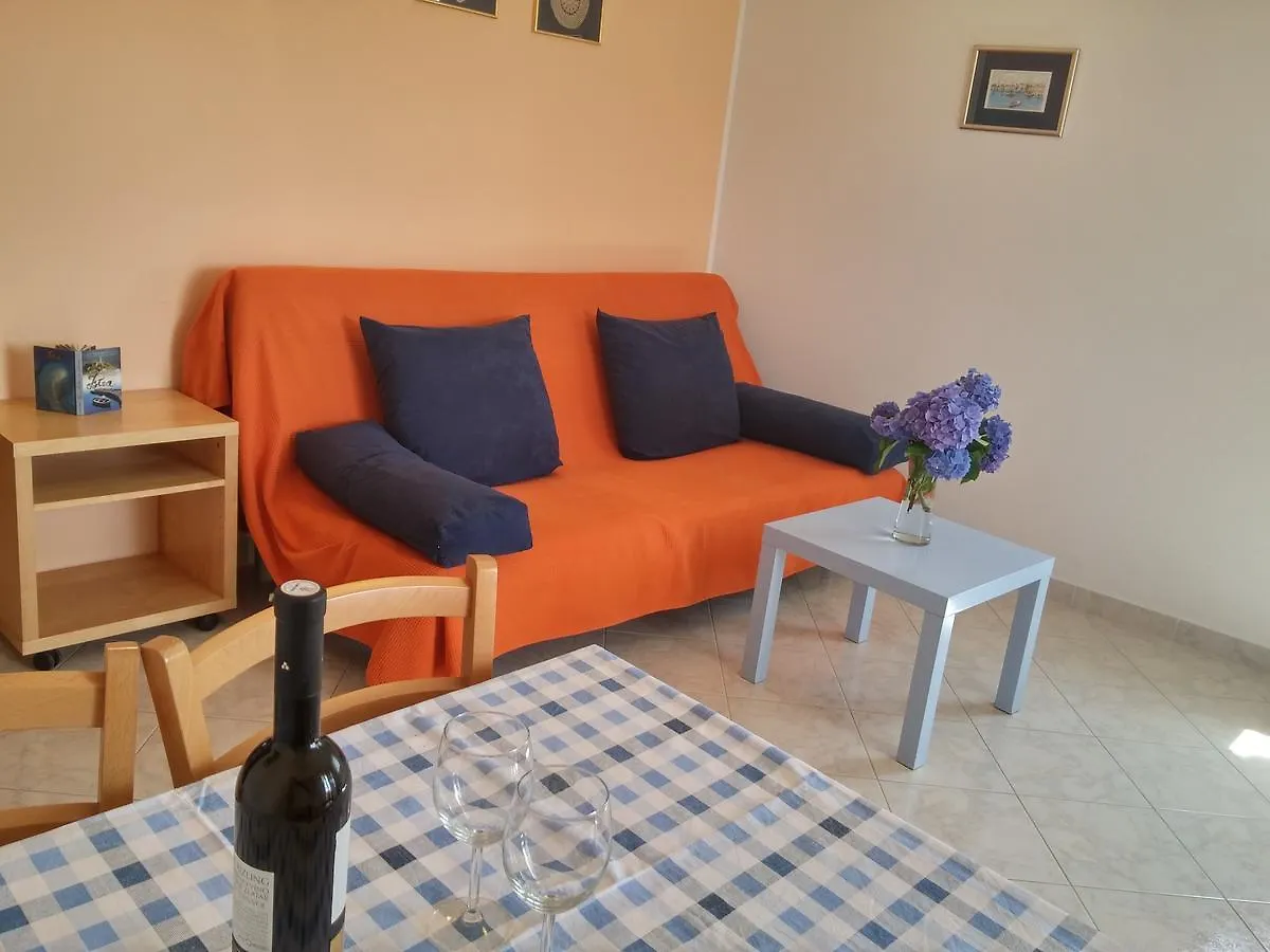 Mata Apartments Premantura 0*,  Croazia